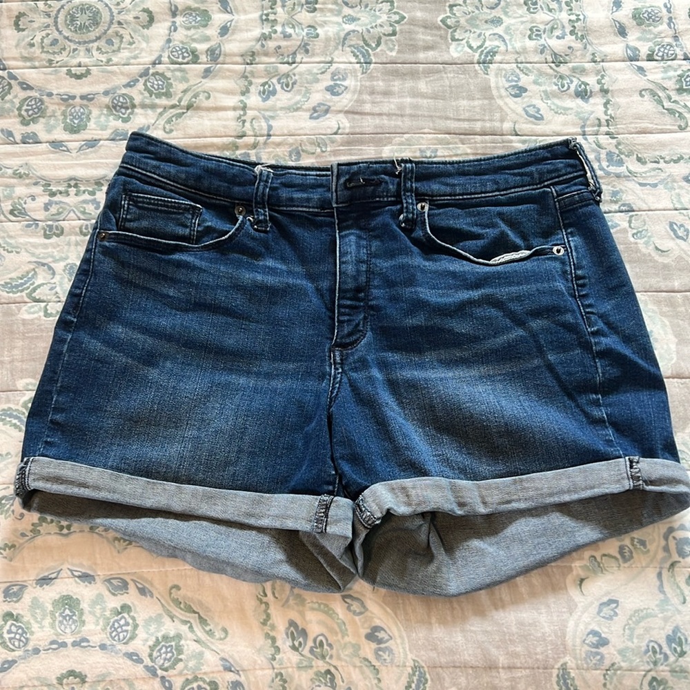 Universal Thread Stretch Jean Shorts Size 12 High Rise Midi